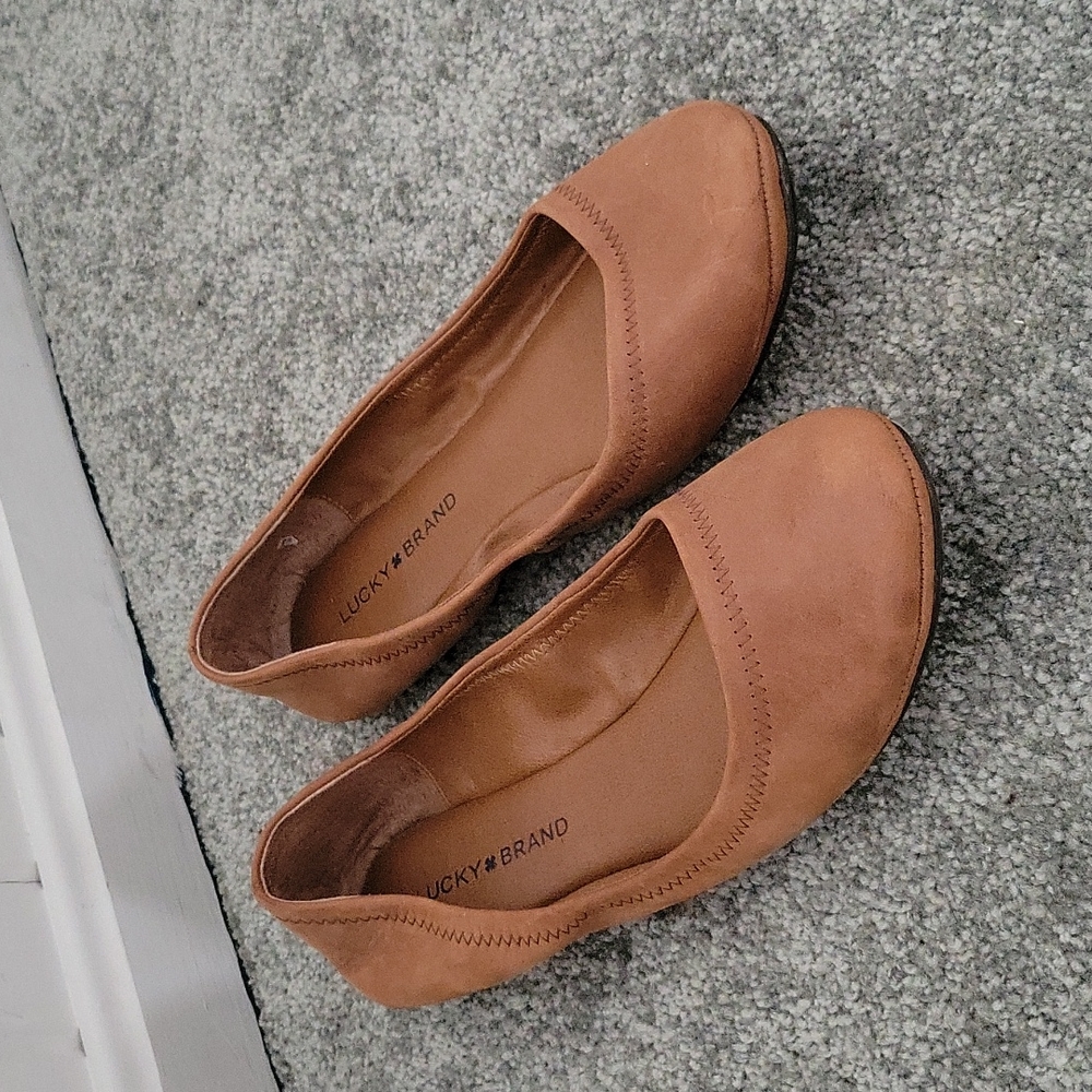 Lucky Brand Emmie Rounded Toe Flats in Bourbon 10W/40